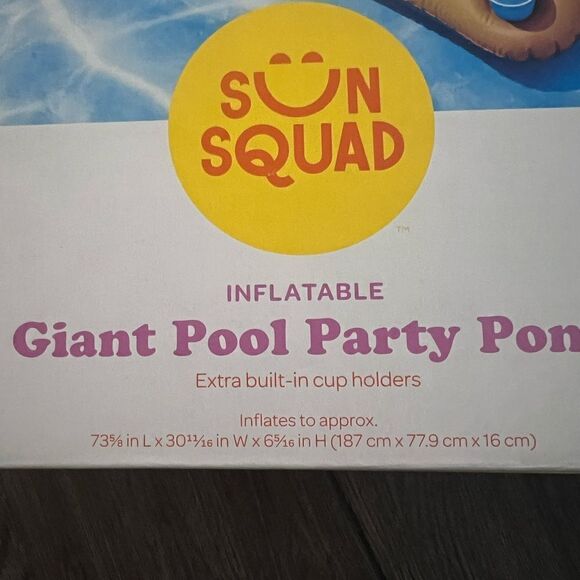 Sun Squad Inflatable Giant Piil Party Pong - Picture 2 of 3